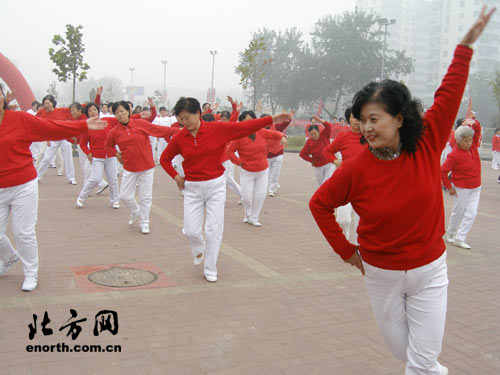 红桥区举行首届『乐力中老年健身操』展示大赛