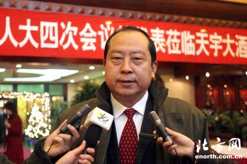 王怀仁代表:30个建设项目打造新红桥