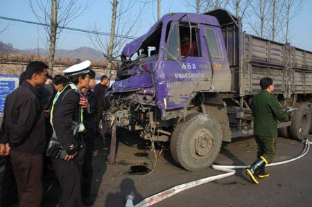 致21名师生死亡的山西沁源车祸案开庭-沁源,车祸