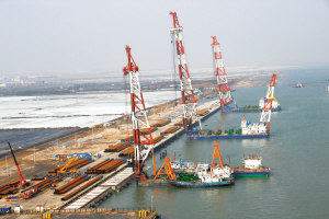 天津港加紧建设欧亚集装箱码头 投资36亿元(图