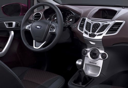 三对10万元的<em>姊妹花</em>车型 角逐北京国际车展(1