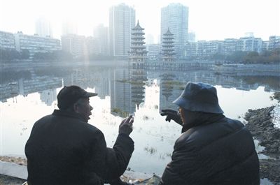 ���U���_�q����ݼƸU���ۨӤ��y�ϩR�z�A����ĳ�ׯɯɡC