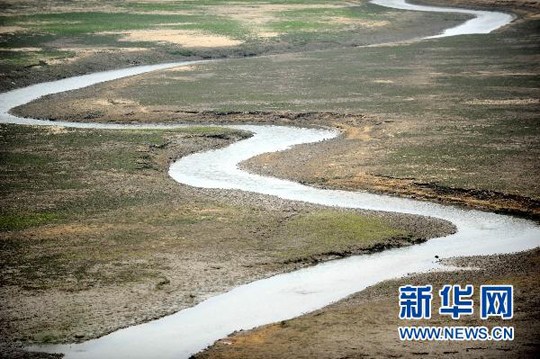 鄱阳湖进入枯水期 河床乾枯裸露(组图)-