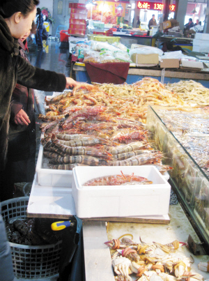 新区海鲜市场调查:高档海鲜畅销 市场价格平稳