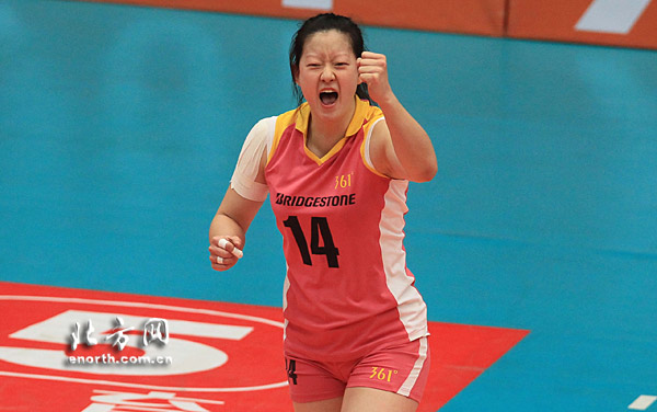 天津女排逆转辽宁 陈丽怡得关键分