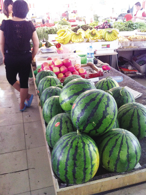 西瓜『领衔』水果降价 本月水果价格继续走低