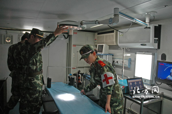 卫生部验收武警部队医疗救援队和救援培训基地