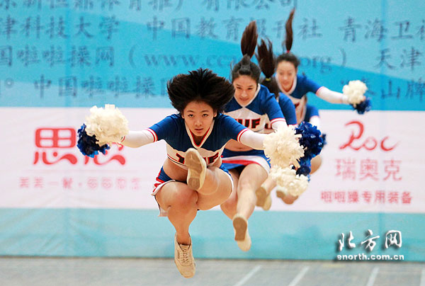 2012年全国啦啦操赛天津站 200人齐跳江南sty