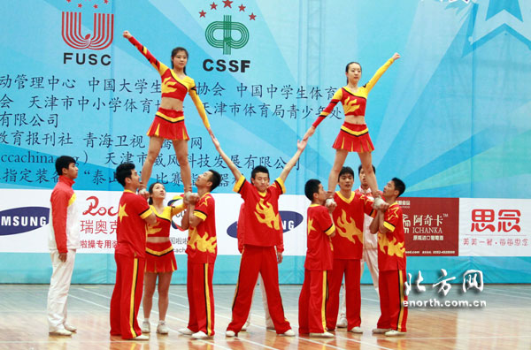2012年全国啦啦操赛天津站 200人齐跳江南sty