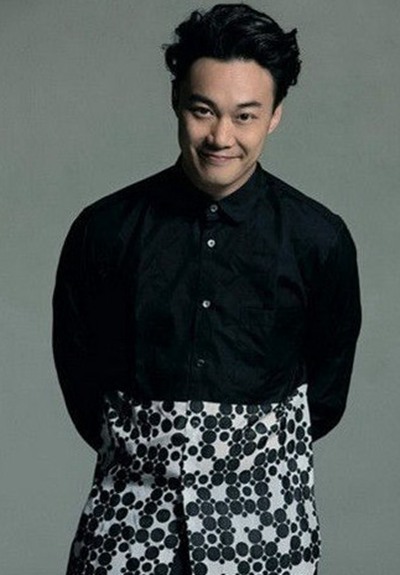情歌王子<em>陈奕迅</em> 搞怪造型赢超高人气-时尚呼吸