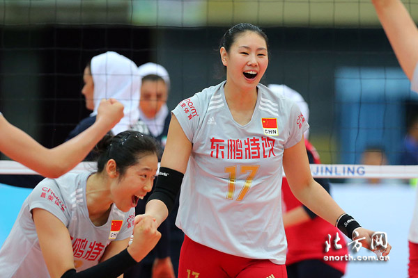 中国女排3比0完胜伊朗全胜锁定小组头名进8强