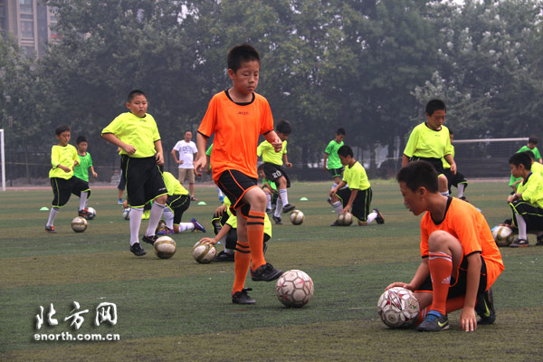 中小学校园足球锦标赛开赛 发展足球特色学校