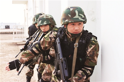 武警新区支队中队长王磊:魔鬼训练铸就特战精