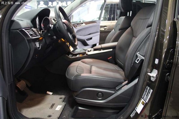 奔驰GL450豪华SUV GL级科技感十足零首付
