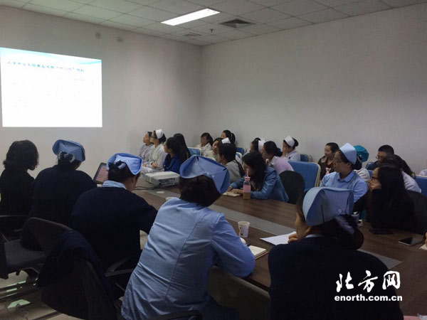 西青医院特邀专家来院开展优质护理服务培训