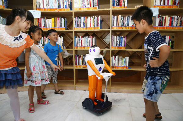 智能语音机器人旺仔亮相国家动漫园图书分馆