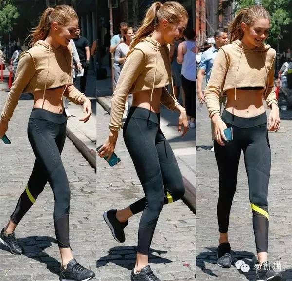 超模们都是这么穿搭著瑜伽服出街的