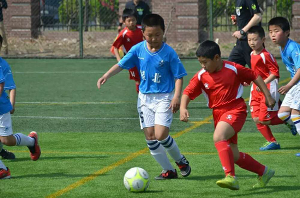 天津市青少年足球冠军杯赛开幕 参赛人数创新